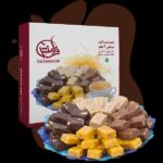 شیرینی لوز نارگیلی رژیمی بدون قند و گلوتن فرامنش در طعمهای متنوع روی پسزمینه روشن